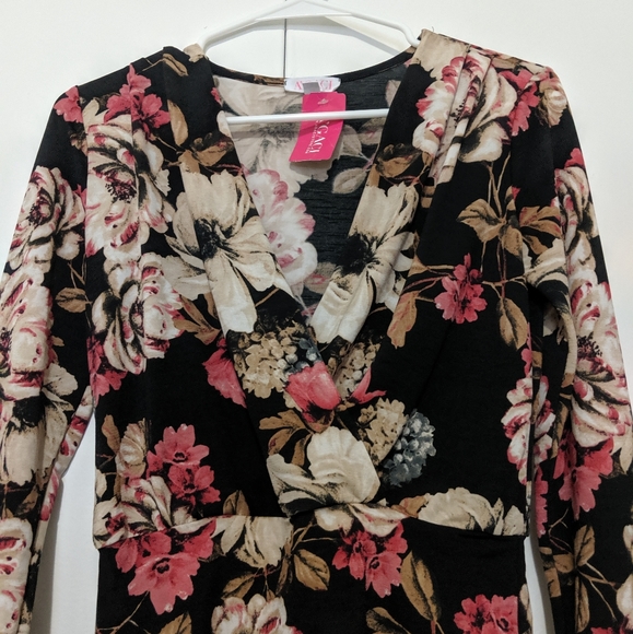 Floral Top - Picture 2 of 4